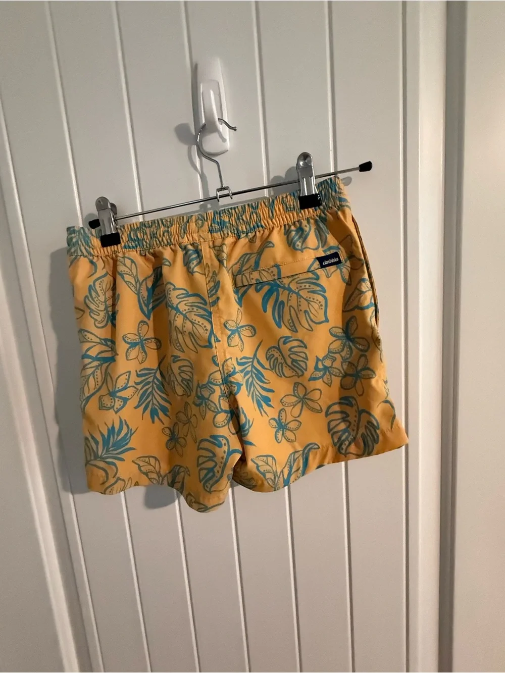 Chubbies Boys’ Swim Shorts – Tropical Floral Print – Youth M 10/12